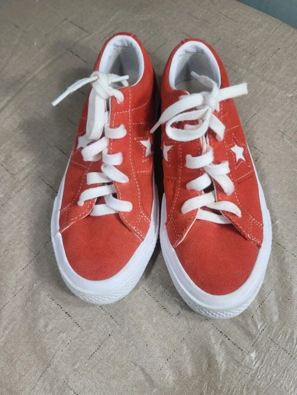 Converse One Star Juniors Size 4 White Orange Suede Leather Low Top Sneakers 118